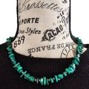 Malachite Beaded Barrel Clasp Necklace 18" Vintage